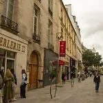 Loft Parisien Au Coeur Du Marais