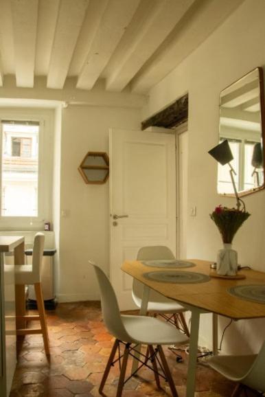 Loft Parisien Au Coeur Du Marais *